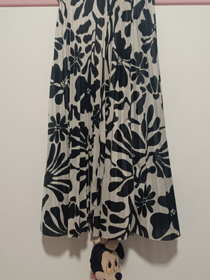 Skirt new, black and beige satin fabric with elastic waist