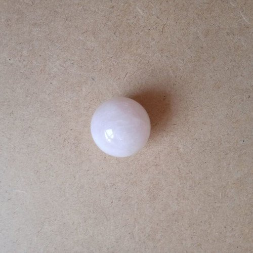 Quartz rose quartz sphere like new, 2.5 cm diameter