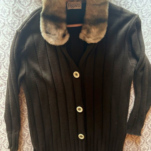 Figaro cardigan with fur collar size medium like new brown