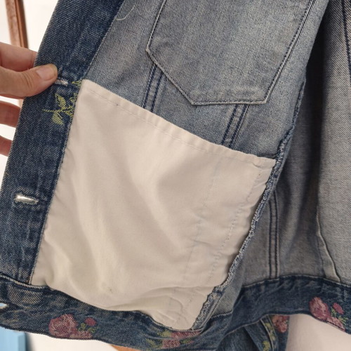 Denim jacket with floral rose print, like new, size M
