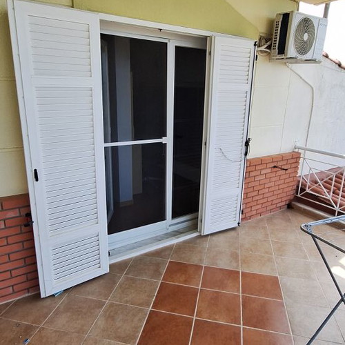 PVC windows and armored security entrance door like new, Finstral with Aubi mechanisms