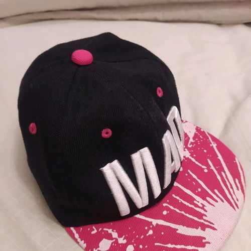 Hat like new, white and pink, one size