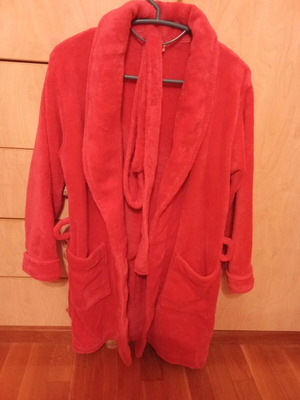 Robe No medium like new, peach-pink color, velvety and warm
