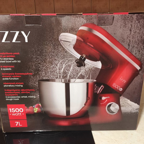 Izzy 1500W kitchen machine with 3 attachments