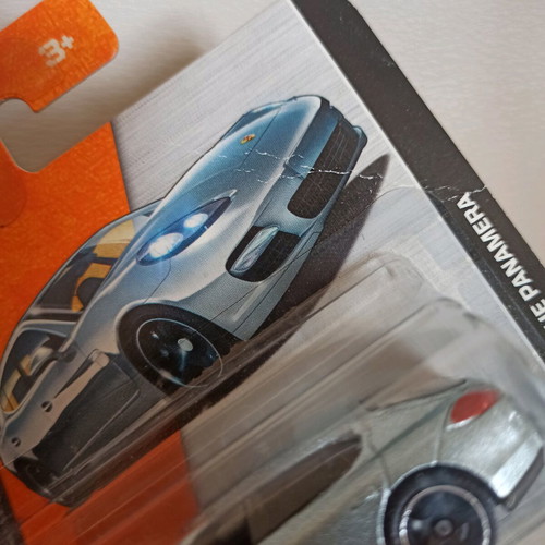 Matchbox MBX Adventure City Porsche Panamera 7/120 new sealed