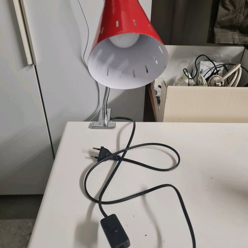 Desk lamp HD 712 like new, red with clip