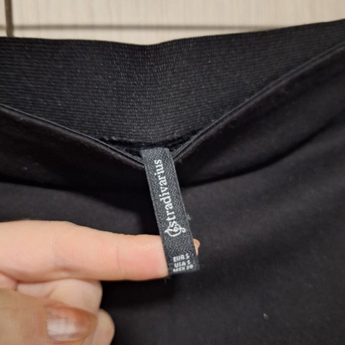 Stradivarius black elastic bodycon mini skirt size S like new