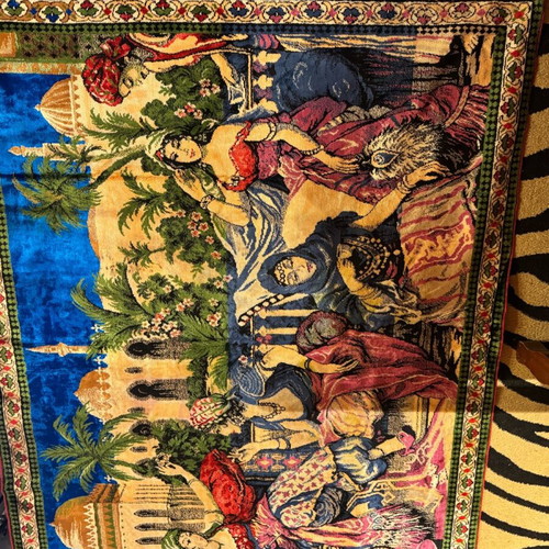 Velvet wall hanging new with beautiful design and vivid colors