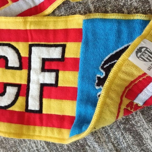 Valencia scarf like new, genuine authentic
