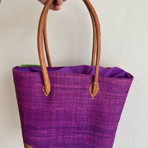 Straw handbag new, purple with inner lining