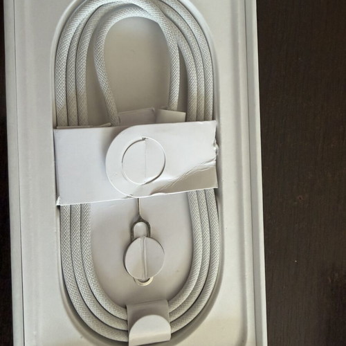 iPhone 17 Cable brand new