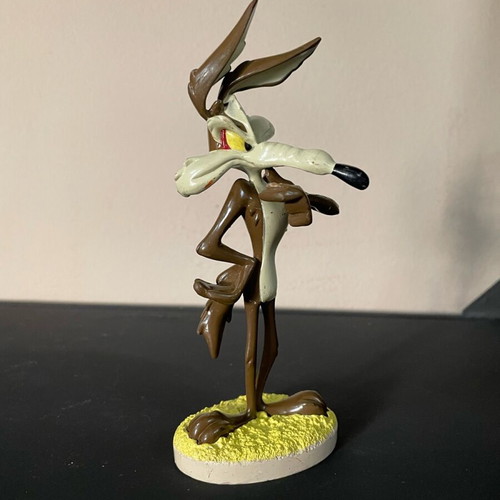 Wile E. Coyote figure used, Looney Tunes, Warner Bros.