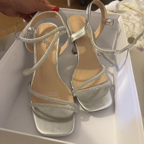 Migato bridal collection silver platform sandals size 37 like new