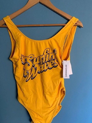 One-piece swimsuit new medium