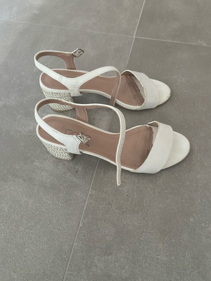 Sandals like new, size 39, white platform style