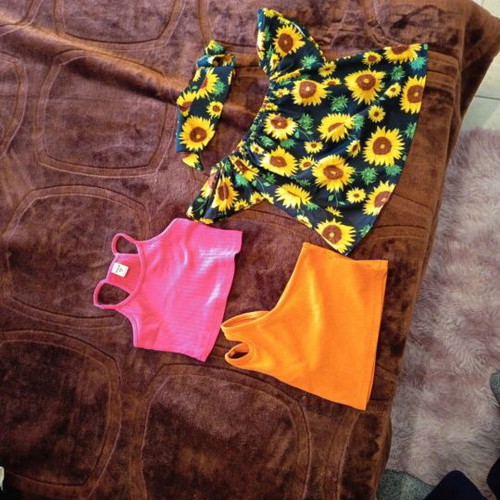 Girls' clothes pack for ages 5 and 6 like new, multicolored