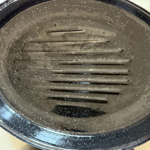 Enamel oval roasting pan used 32x42x18 cm
