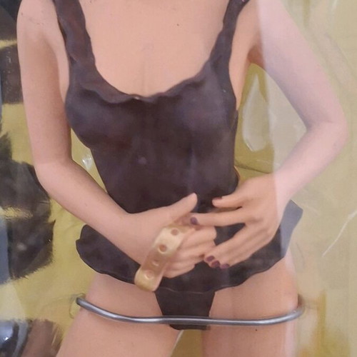 Milo Manara Jolanda #38 Altaya collectible figure new, sealed
