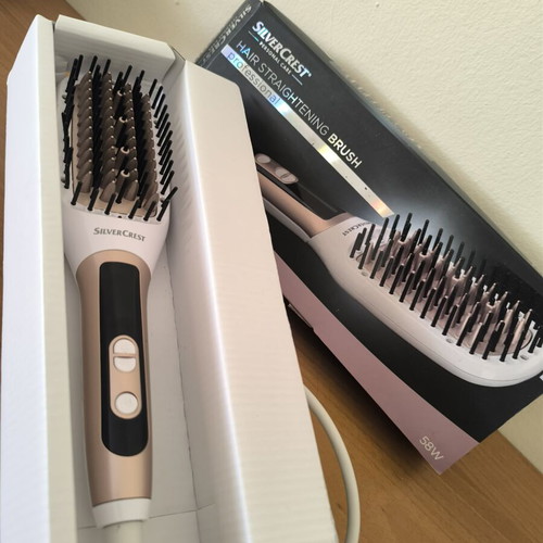 Electric hair straightening brush like new