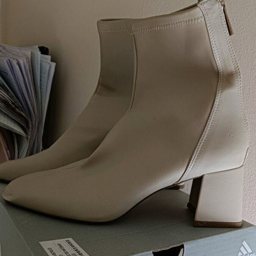Stradivarius boots with heels like new, size 38, cream