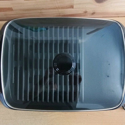Rohnson R250 Electric Tabletop Grill like new with glass lid and thermostat