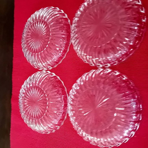 Set of 4 vintage glass dessert plates like new