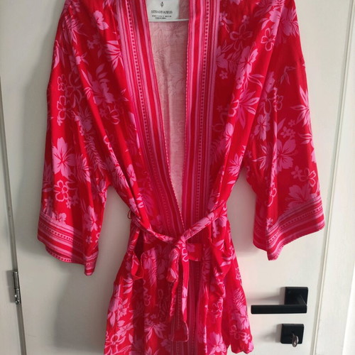 Stradivarius summer fuchsia kimono with Hawaiian pink flowers like new