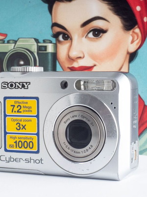 Sony Cyber-shot DSC-S650 digital camera, 7.2MP, 3x optical zoom