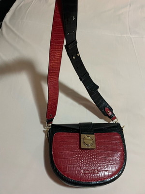 Amelie τσάντα μαύρη κόκκινη καινούργια 23x18x5,5 εκ.