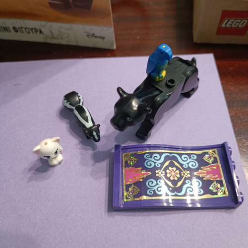 Lego Minifigure and Accessories Lot like new with Ninjago, Star Wars, Harry Potter, Marvel, City