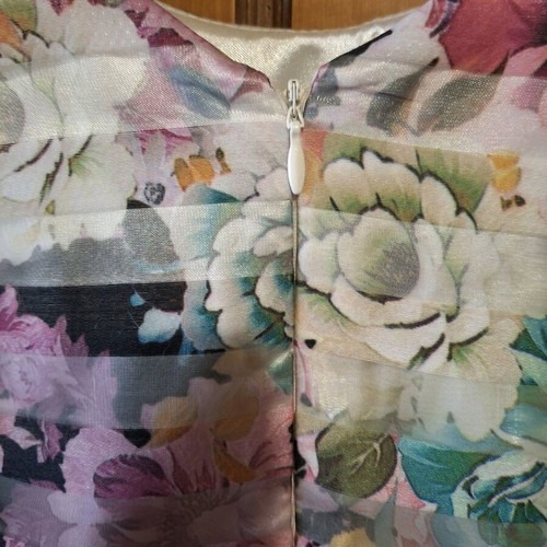 Abiye floral dress size M, like new