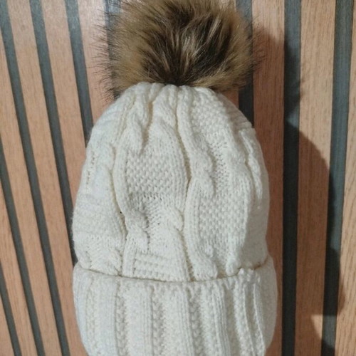 Knitted cream hat and neck set new