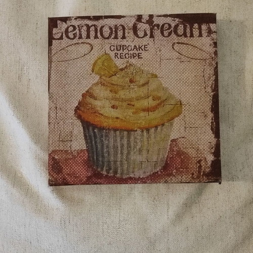 Cupcake framed art print like new 17x17 cm