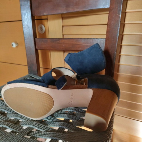 Clarks sandals size 36 like new, blue suede, plus cushion, 7cm