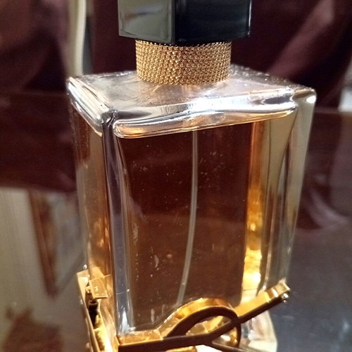 Ysl Libre Eau de Parfum 90ml like new with minor bottle defect