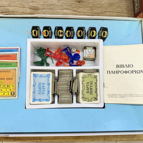 Monokratoras board game used by Mika