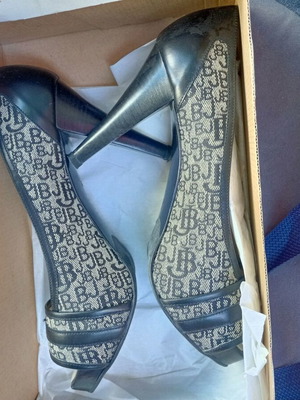 Bourbazos shoes used, elegant for all occasions