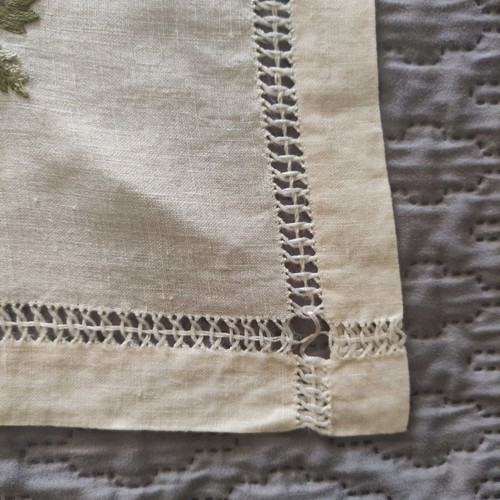 Handmade beige tablecloth used with golden thread 97x97cm
