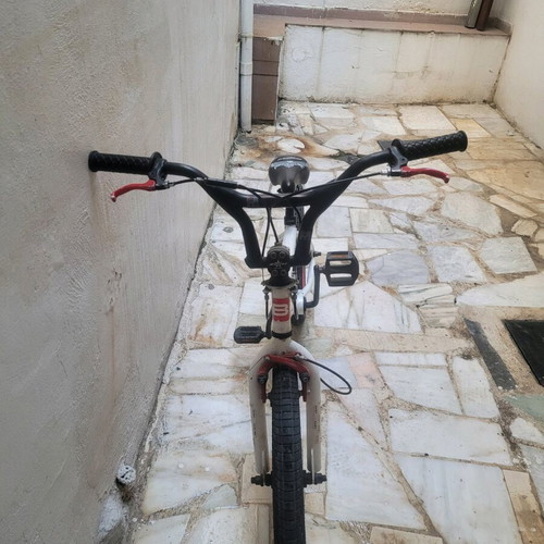 Bullet bicycle like new with new tires, white men's BMX