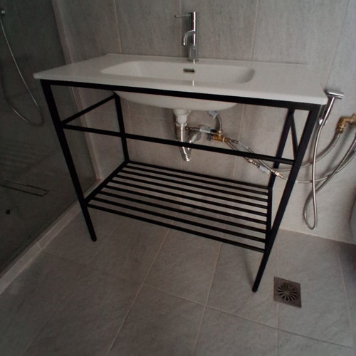 Karag bathroom vanity new, 91cm sink x 47cm deep, 90cm high frame