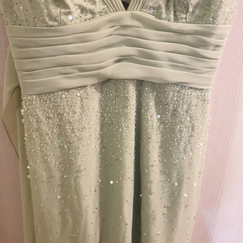 Demetrios formal dress green like new, size L