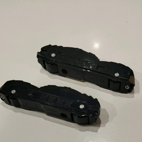 Hot Wheels car with magnets like new