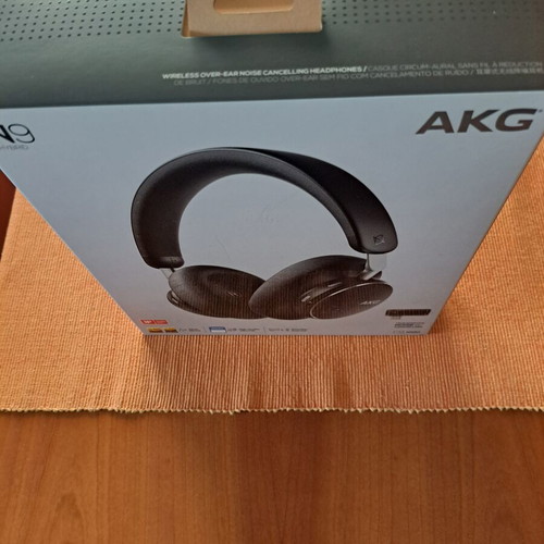 AKG N9 Hybrid Bluetooth headphones