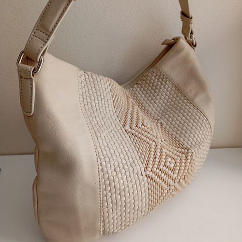 Caprice leather shoulder bag used, beige ecru