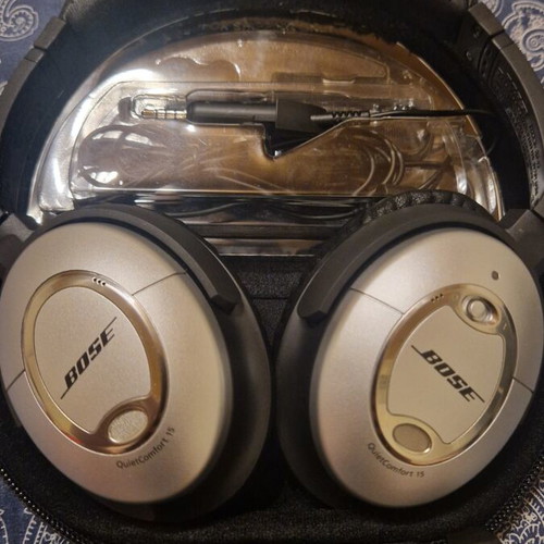 Bose QuietComfort 15 noise cancelling wired headphones