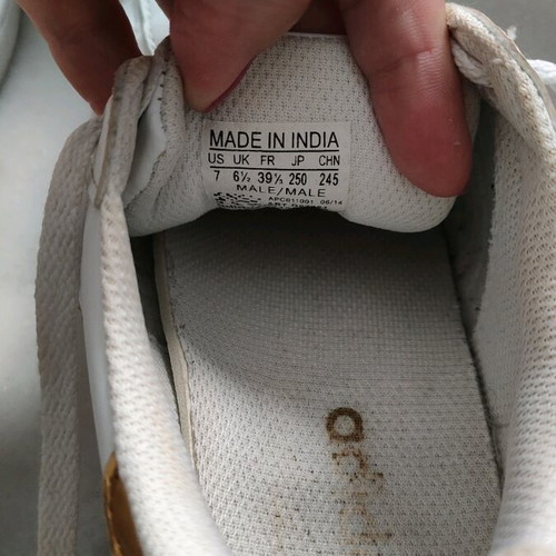 Athletic shoes used size 39 with gold details