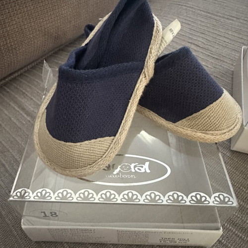 Baby espadrilles size 18, new