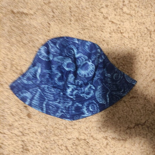 Bucket hat new, one size, black and blue