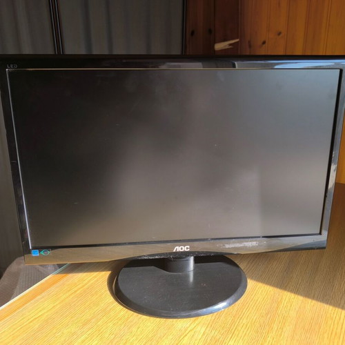 Computer monitor used, dimensions 51x32