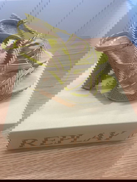 Πέδιλα Replay